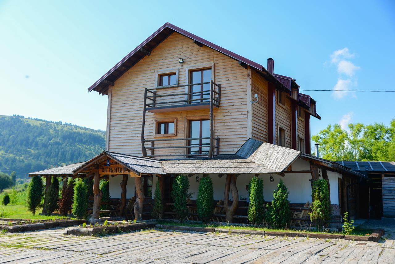 Motel Nacionalni Restoran Ognjiste Koruge Exterior foto