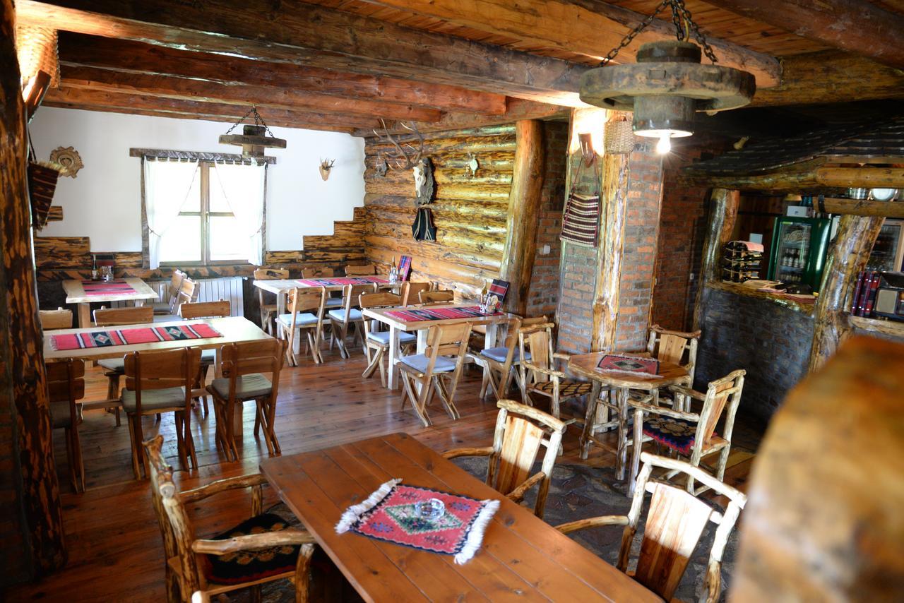 Motel Nacionalni Restoran Ognjiste Koruge Exterior foto